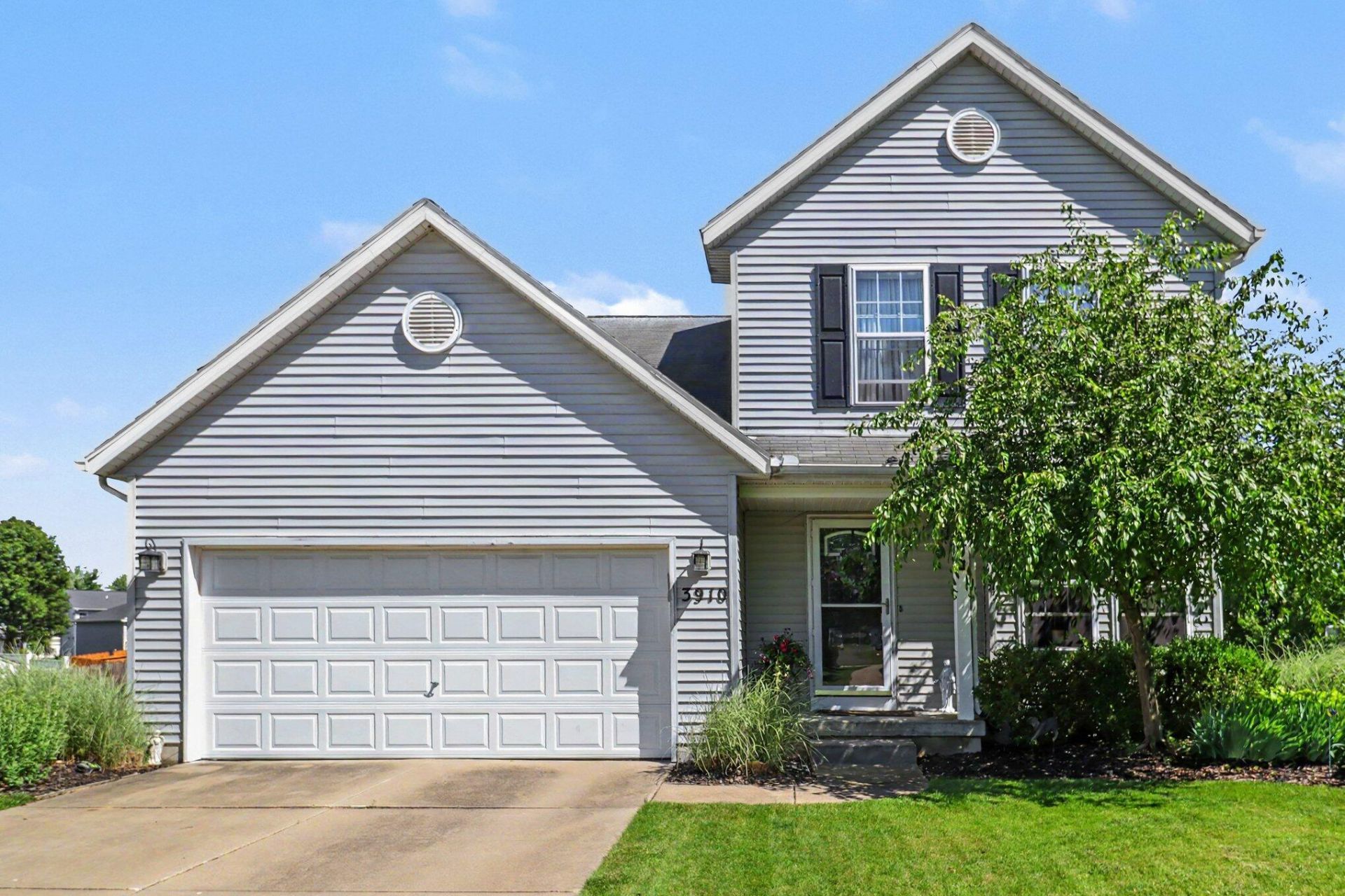 3910 Avery Drive Nw, Grand Rapids, MI 49534 Main Photo