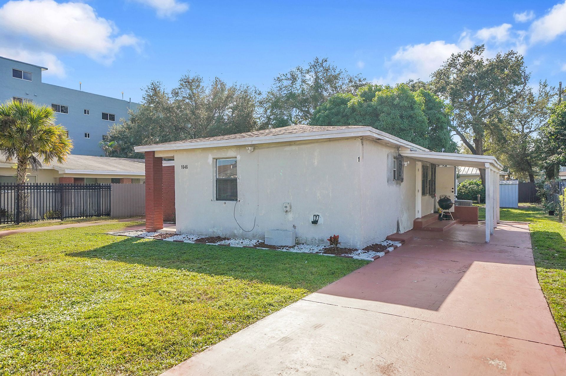 1646 NE 150th Street, Unit 1, Miami, FL 33181 Photo