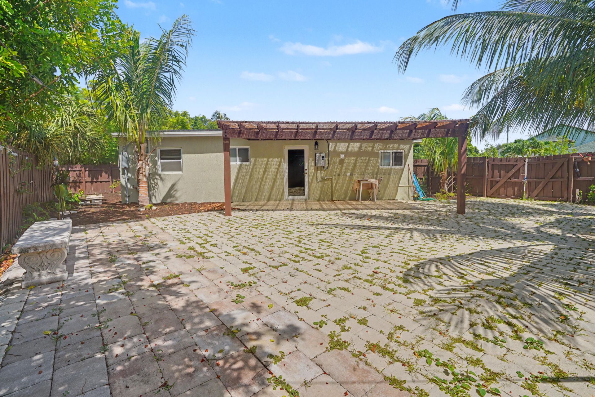 2480 NE 13th Terrace, Pompano Beach, FL 33064 Photo