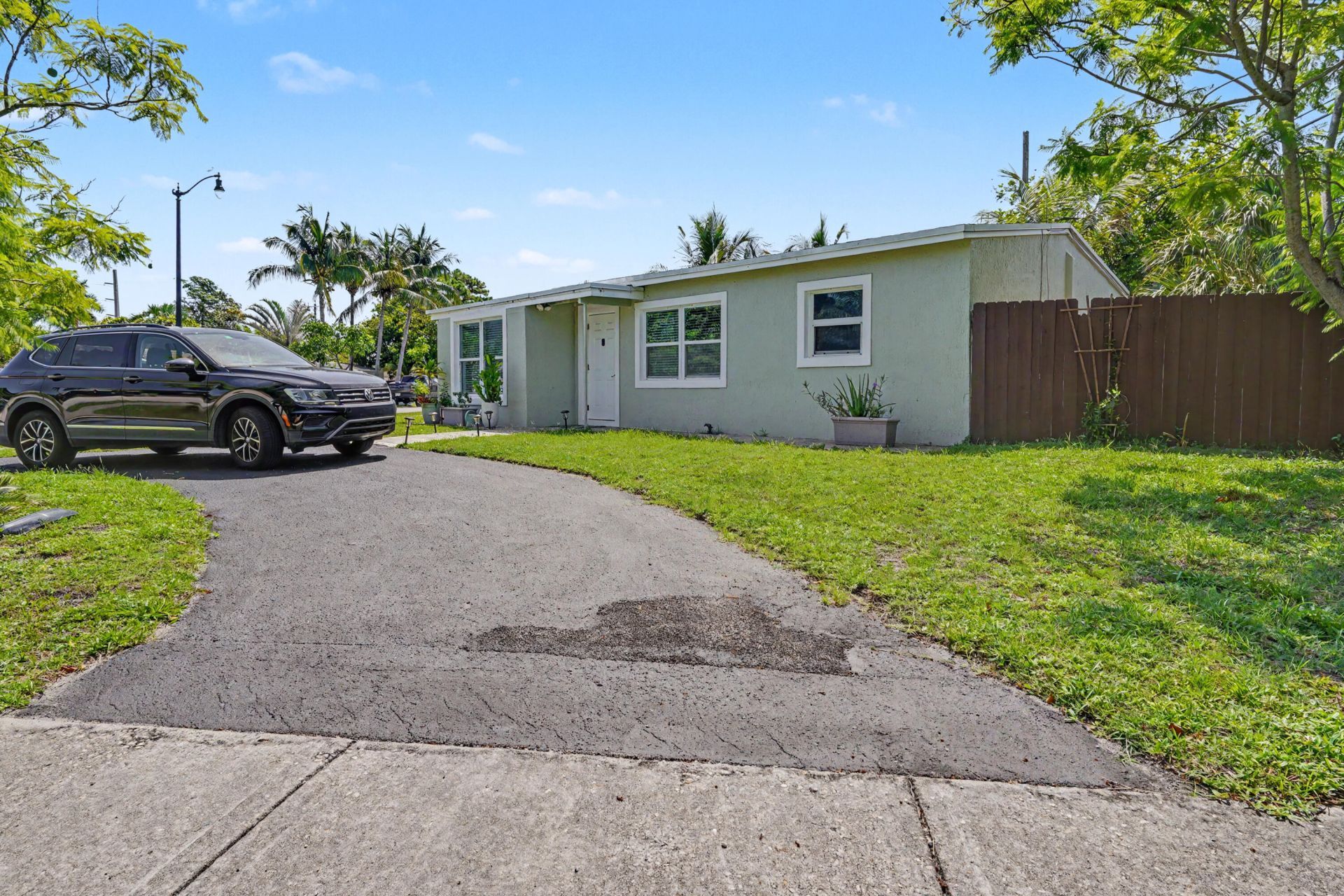 2480 NE 13th Terrace, Pompano Beach, FL 33064 Photo