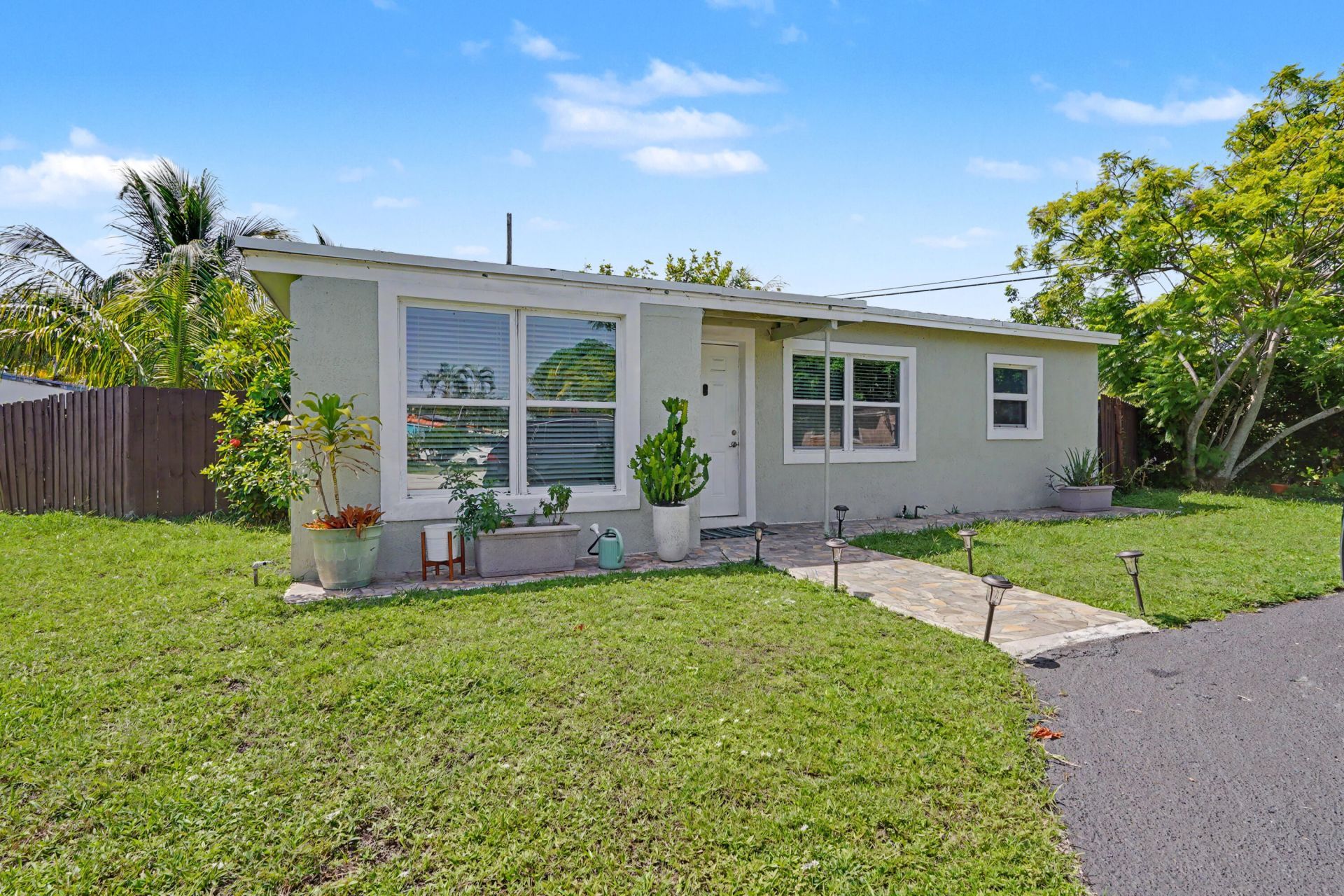 2480 NE 13th Terrace, Pompano Beach, FL 33064 Photo