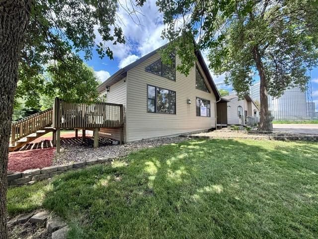 275 E High Street , Vesta, MN 56292
