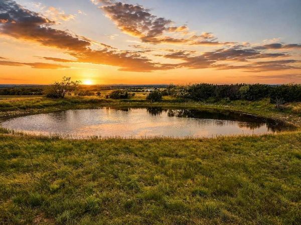854 County Road 131 , Gatesville, TX 76528