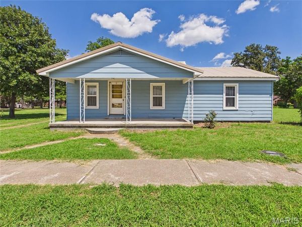609 N Miller Street , Bernie, MO 63822
