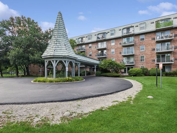 5125 Blodgett Avenue, Unit 218T, Downers Grove, IL 60515