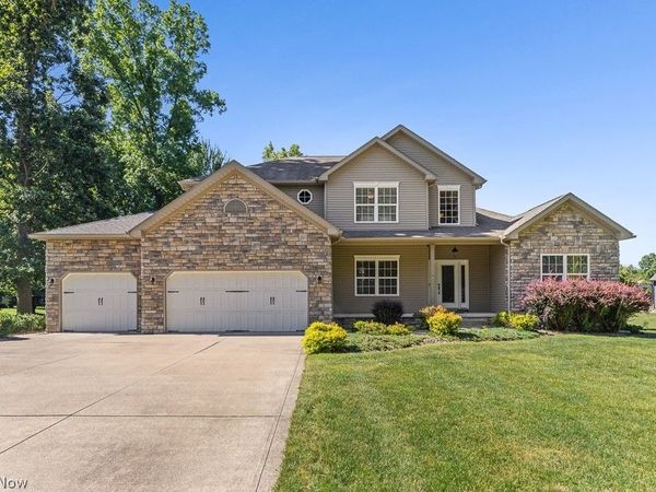 2820 Ashwood Drive , Alliance, OH 44601