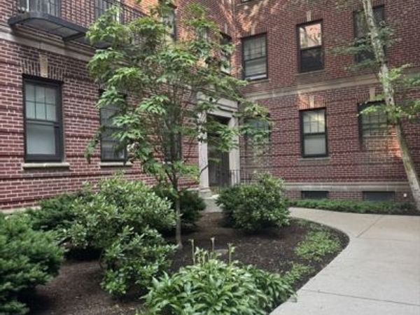 38 Linnaean Street, Unit 3, Cambridge, MA 02138
