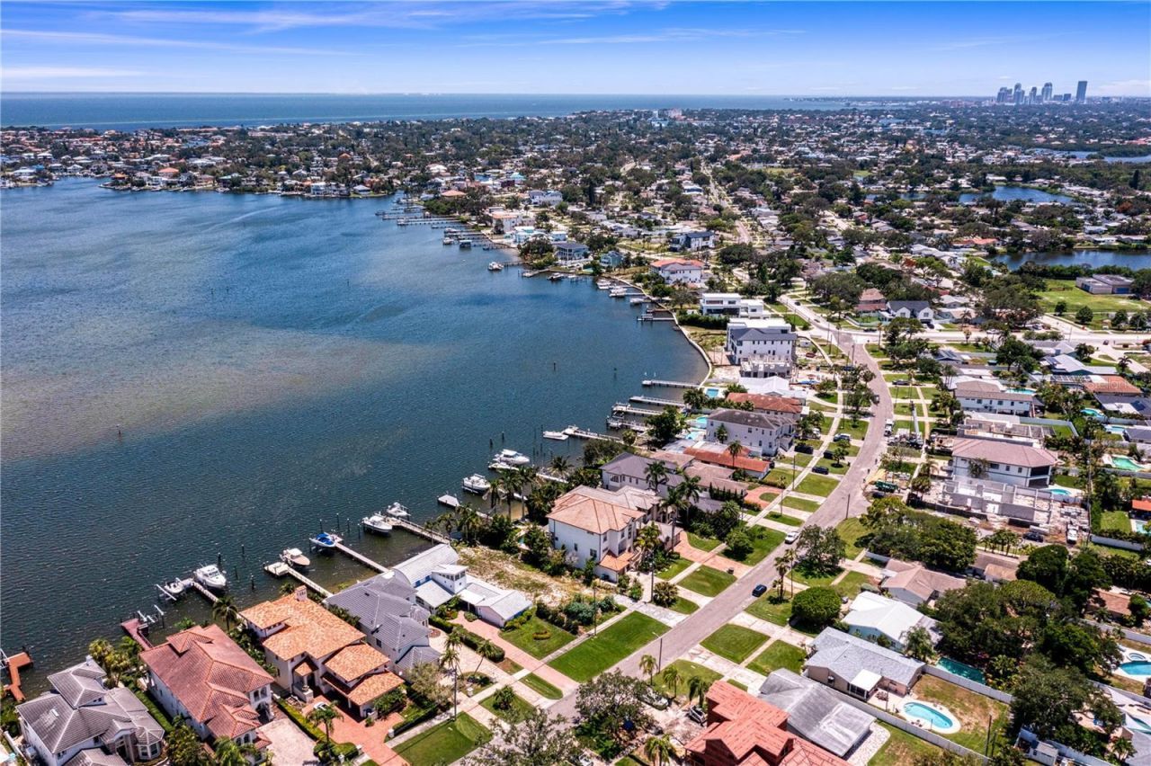 6527 Bayou Grande Blvd Ne, Saint Petersburg, FL 33702 Photo