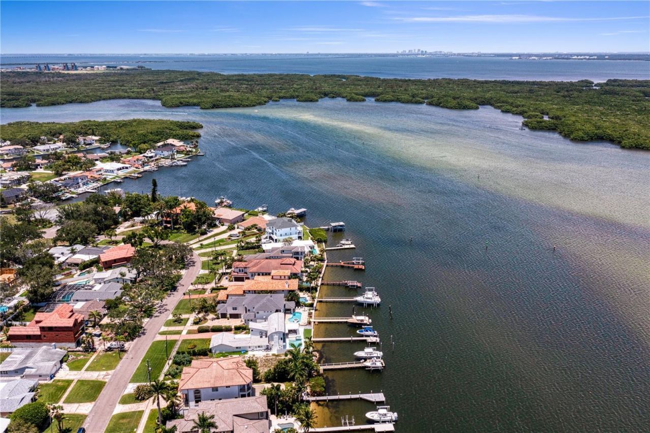 6527 Bayou Grande Blvd Ne, Saint Petersburg, FL 33702 Photo