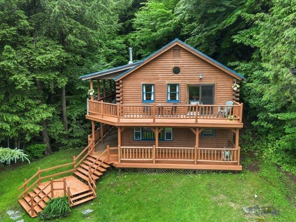 46 Log Cabin Drive, Cambridge, VT 05465