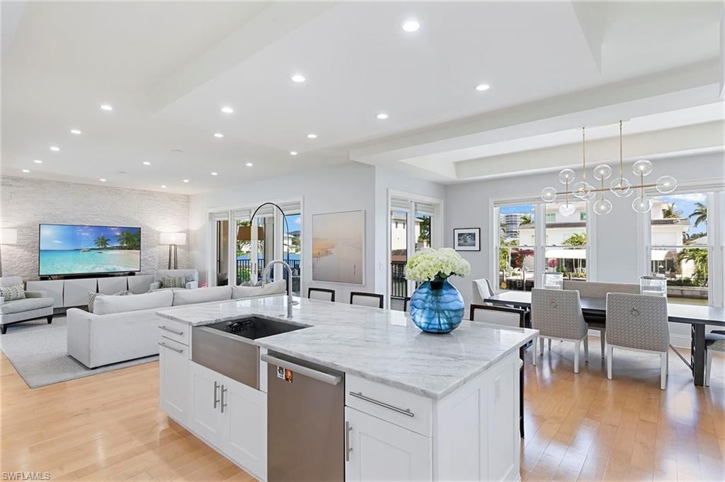 357 Egret Ave, Naples, FL 34108 Photo
