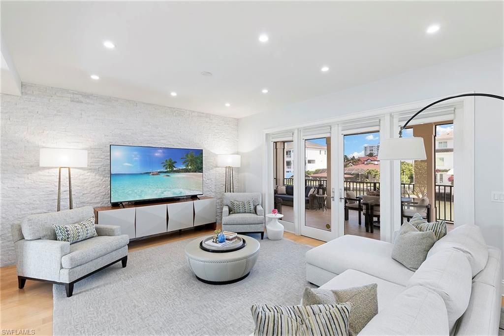 357 Egret Ave, Naples, FL 34108 Photo