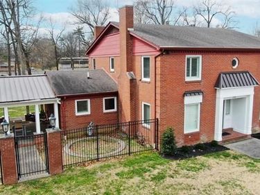 715 Woodland Drive, Paducah, KY 42001