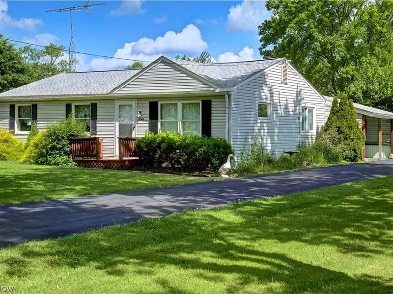 3785 Sanford Drive, Brunswick, OH 44212 Photo 2