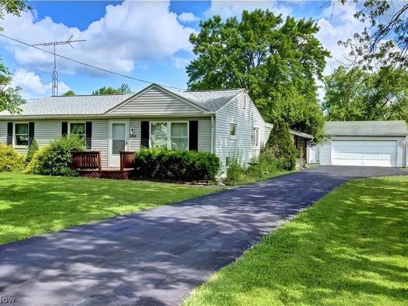 3785 Sanford Drive, Brunswick, OH 44212 Photo 3