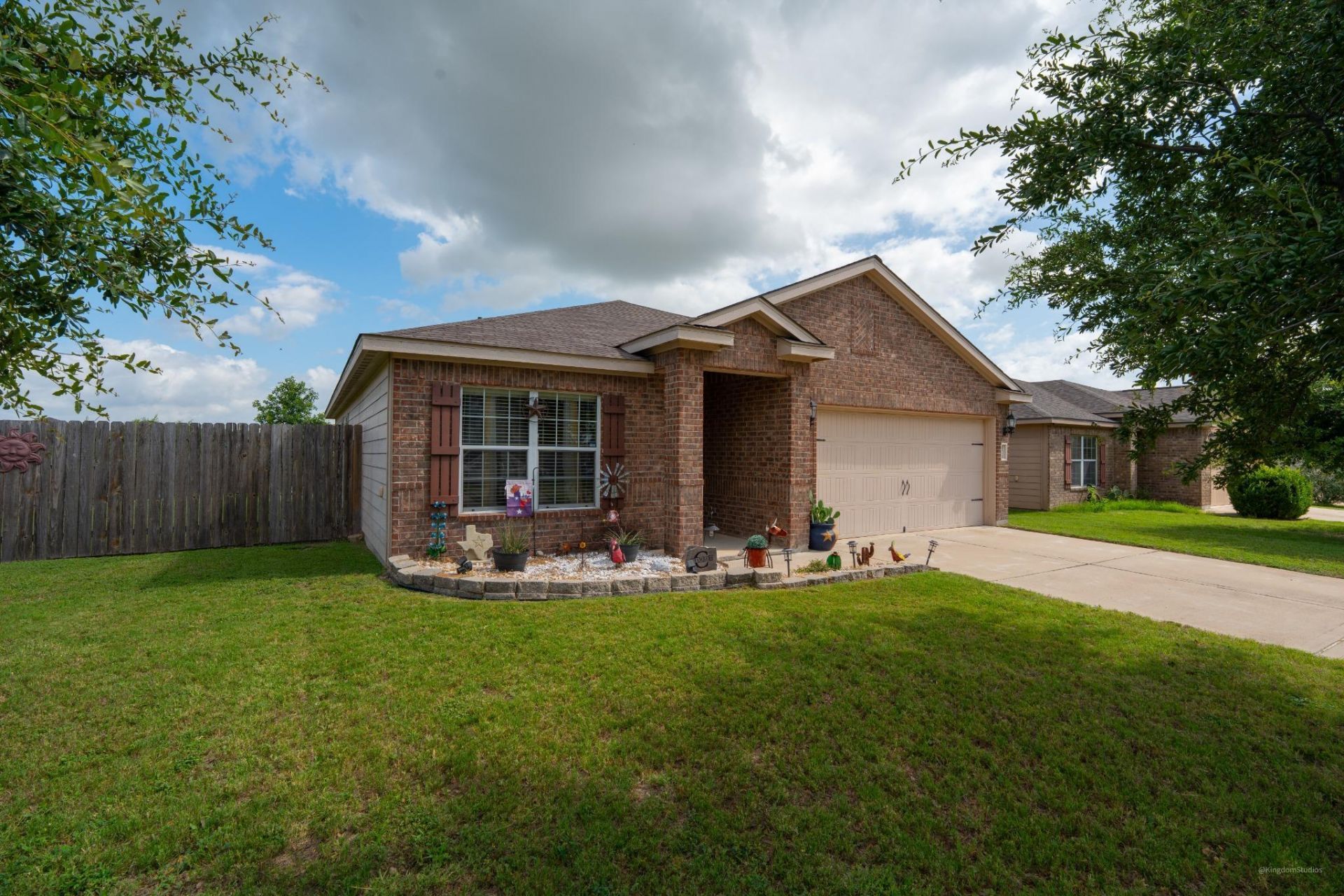 101 Hawkins Ln, Jarrell, TX 76537 Main Photo