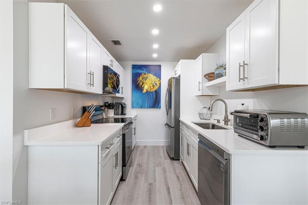 2100 Gulf Shore Blvd N, Unit 111, Naples, FL 34102 Photo