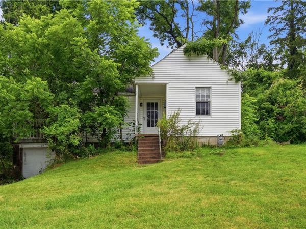 93 Adams Dr, Pittsburgh, PA 15241