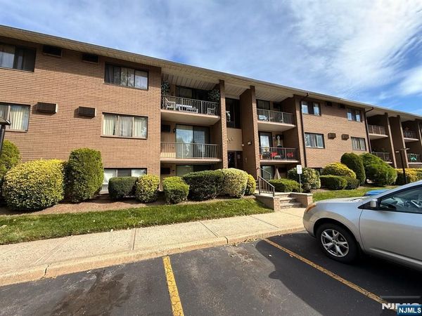 468 Liberty Street 201, Unit 201, LITTLE FERRY, NJ 07643