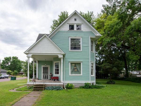 126 Minnesota Avenue E, Minnesota Lake, MN 56068