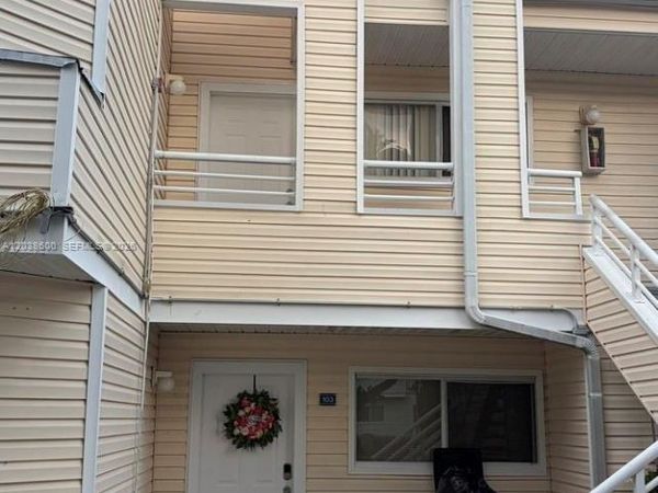 3433 NW 44th St , Unit 203, Oakland Park, FL 33309