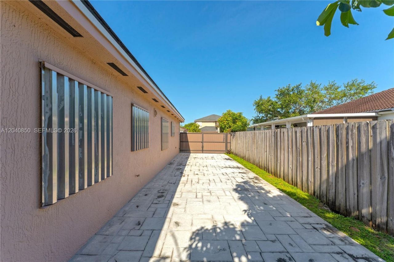 22548 SW 102nd Path, Cutler Bay, FL 33190 Photo