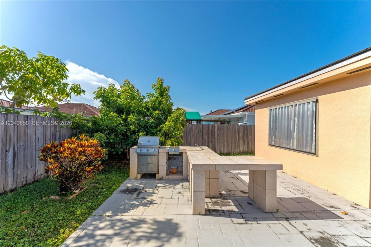 22548 SW 102nd Path, Cutler Bay, FL 33190 Photo