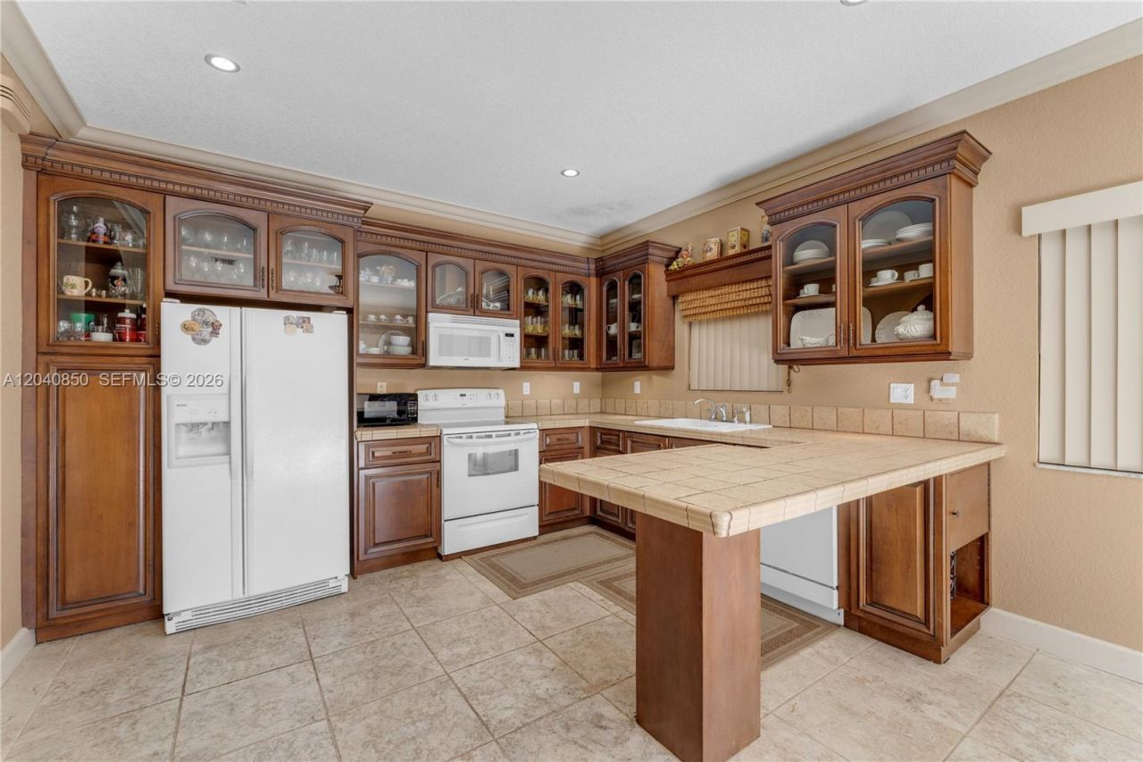 22548 SW 102nd Path, Cutler Bay, FL 33190 Photo