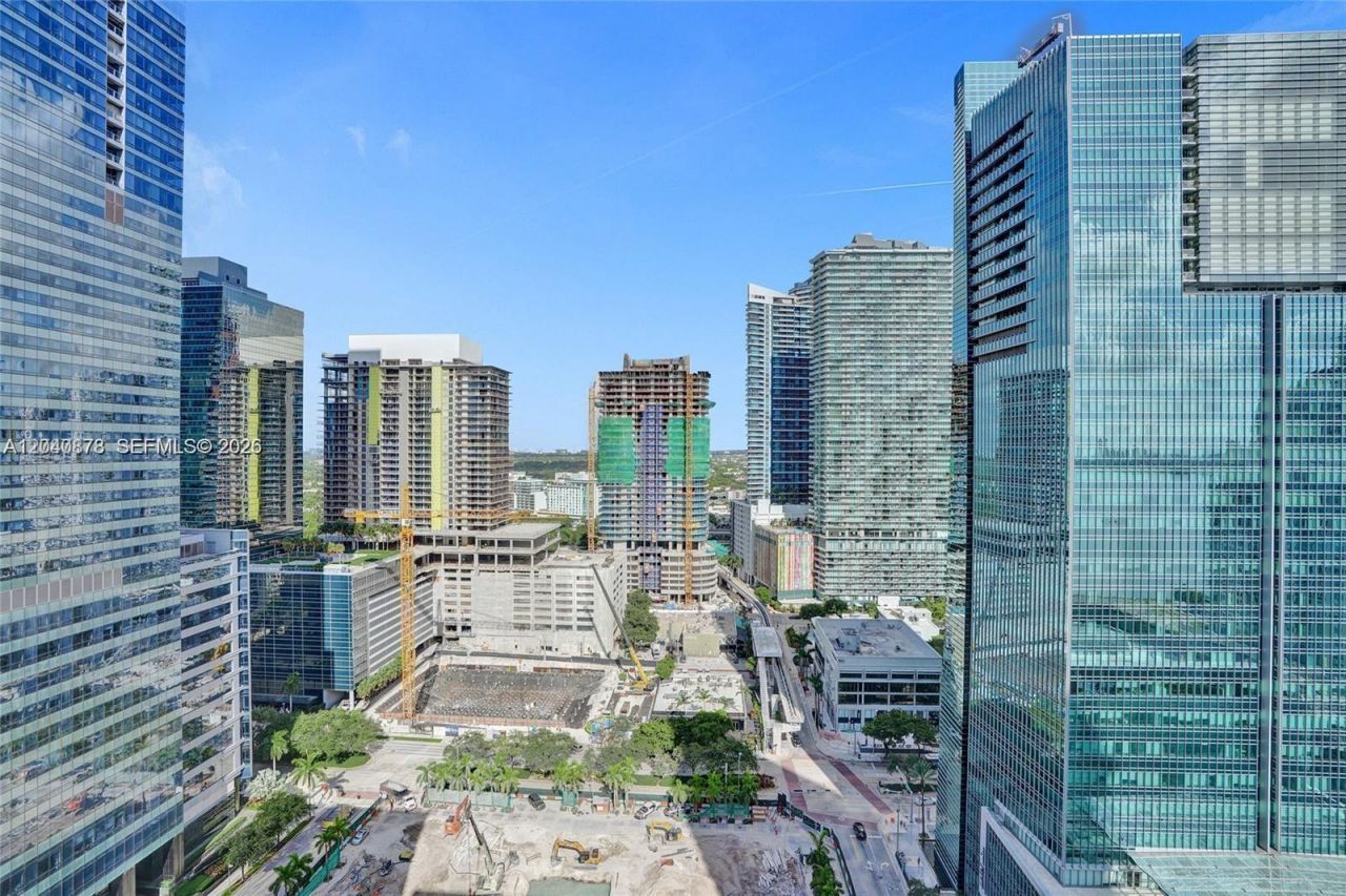 170 SE 14th St, Unit 2707, Miami, FL 33131 Photo