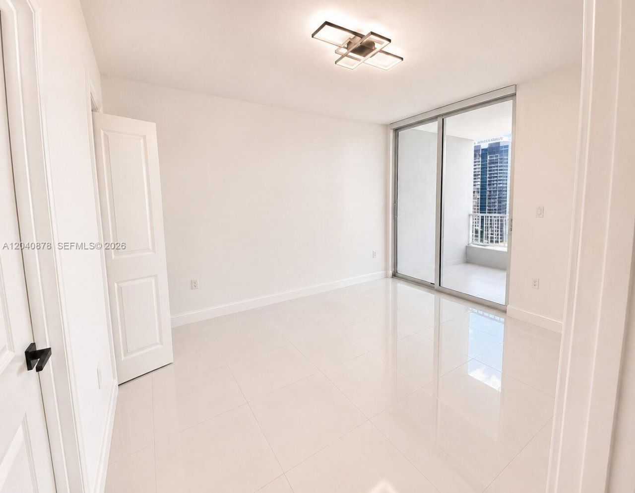 170 SE 14th St, Unit 2707, Miami, FL 33131 Photo