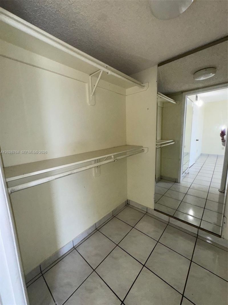 8625 NW 8th St, Unit 402, Miami, FL 33126 Photo