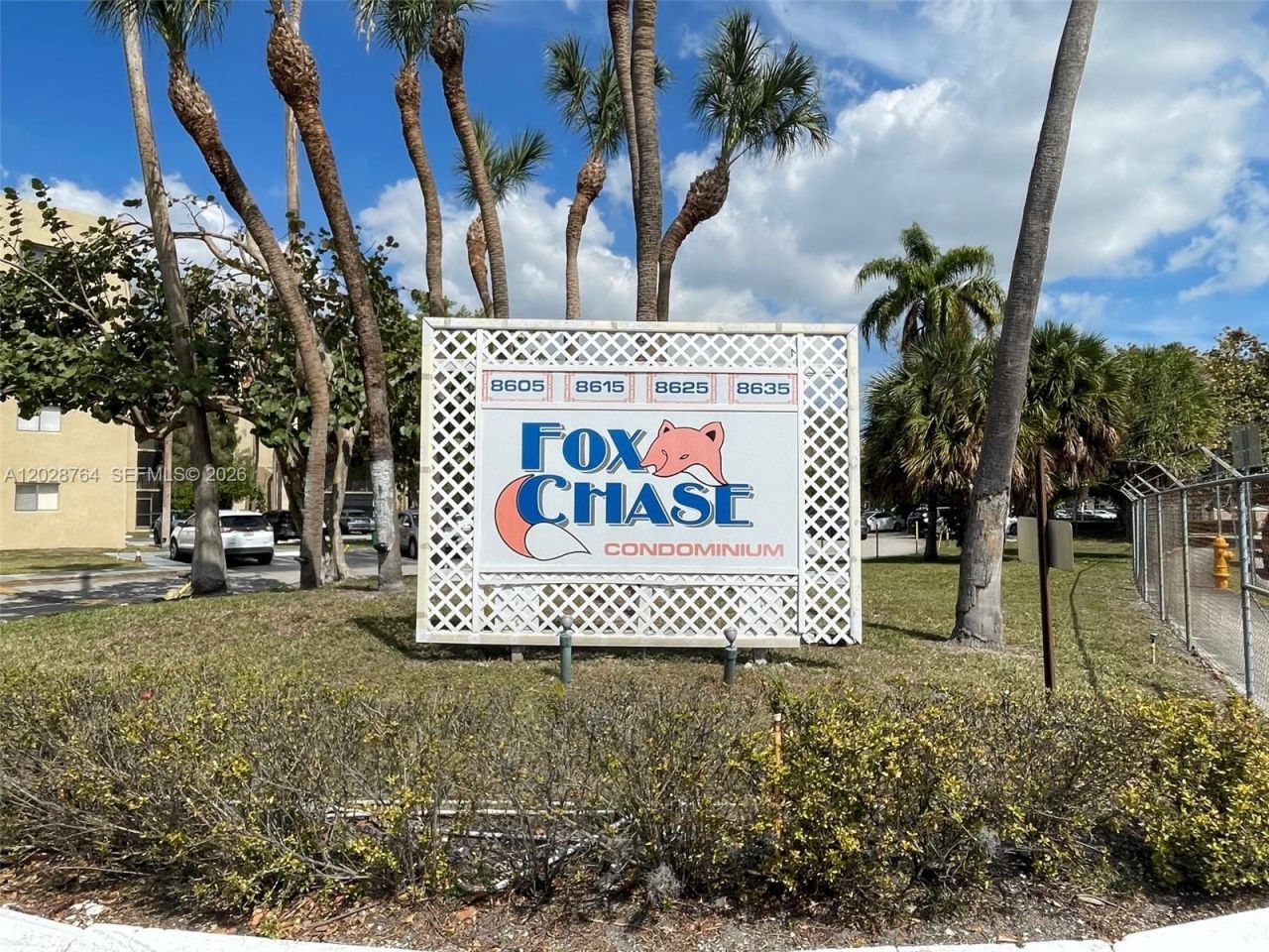 8625 NW 8th St, Unit 402, Miami, FL 33126 Photo