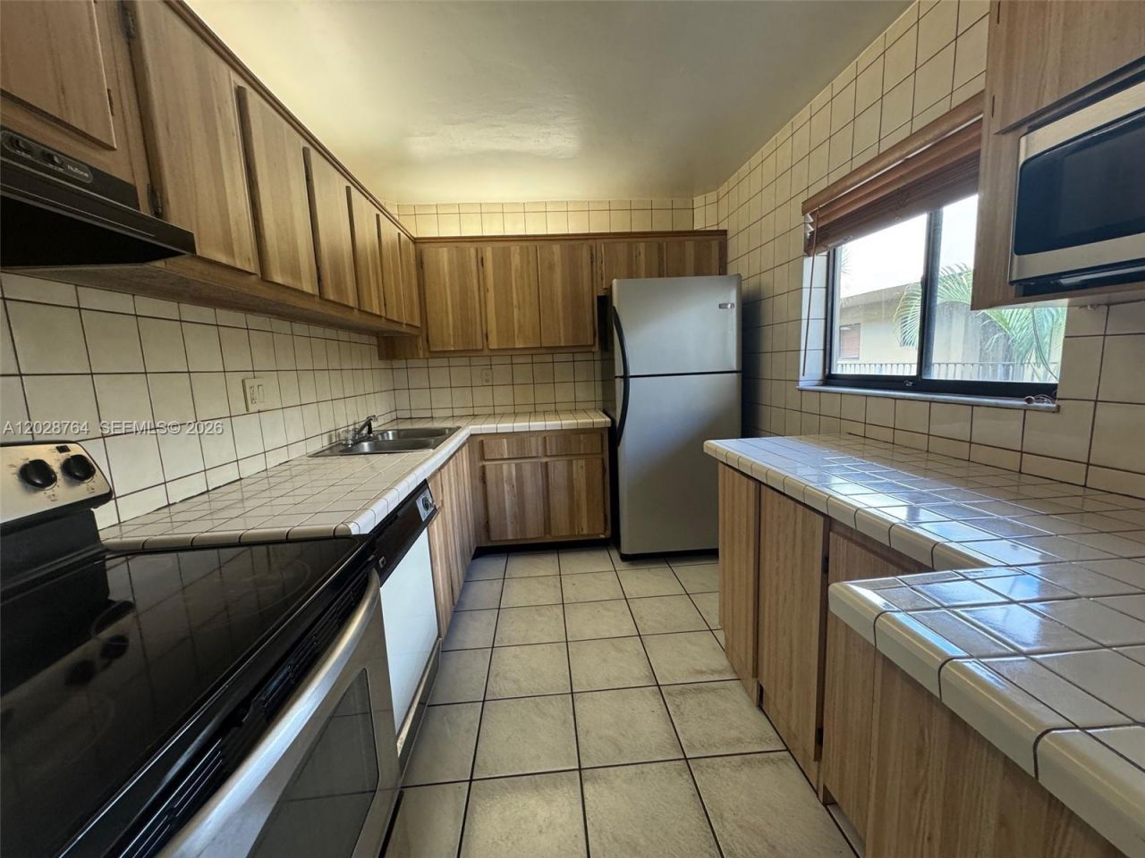 8625 NW 8th St, Unit 402, Miami, FL 33126 Photo