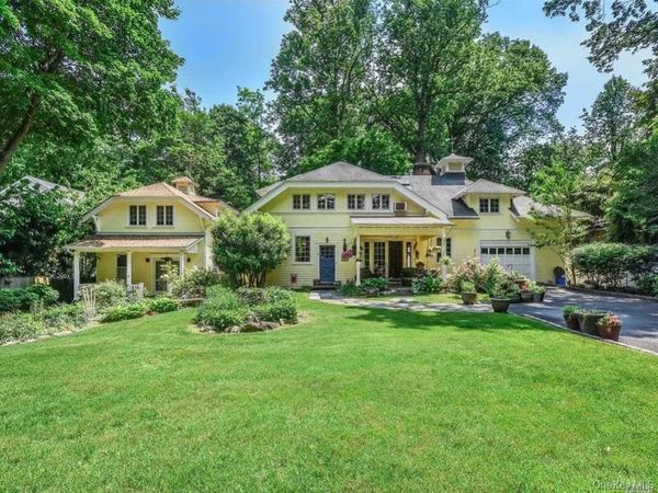 4 Tower Rd , Glen Cove, NY 11542