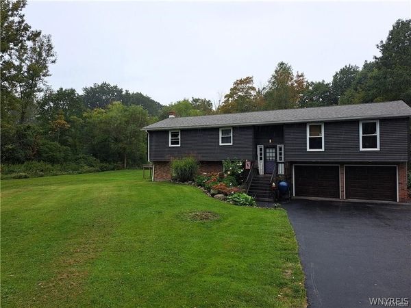 170 Creek Road , East Aurora, NY 14052