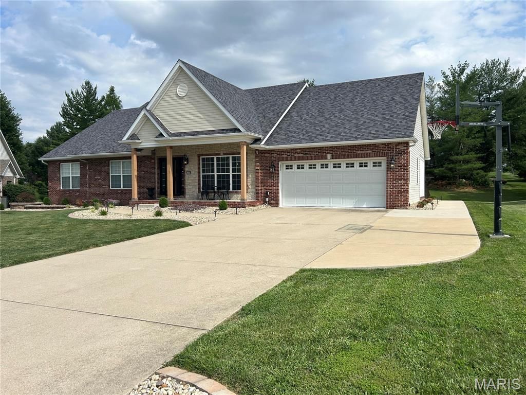 4607 Valleydale Road, Godfrey, IL 62035 Main Photo
