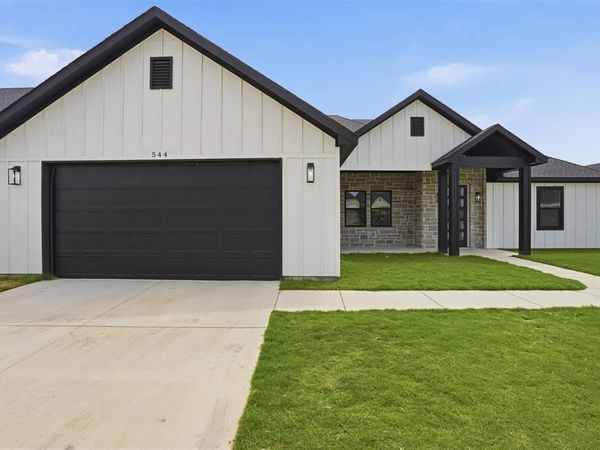 544 Highview Court, Godley, TX 76044