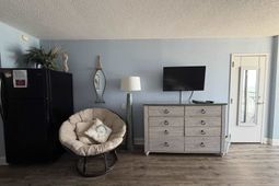 9550 Shore Dr. photo 4