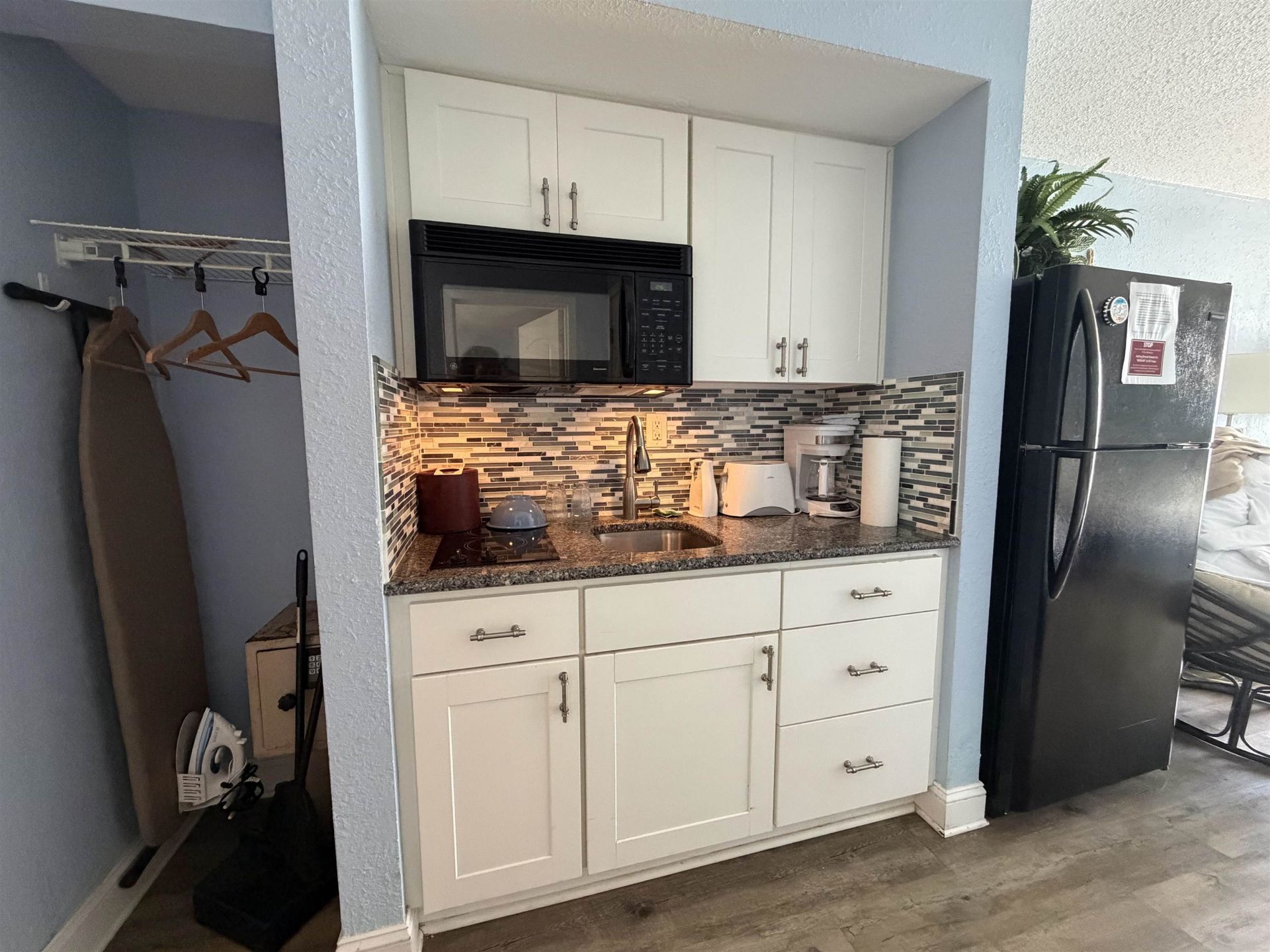 9550 Shore Dr. Photo 7
