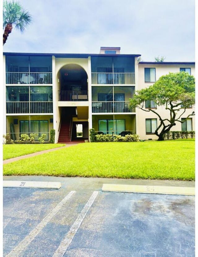 201 Foxtail Drive, Unit H3, Greenacres, FL 33415 Photo