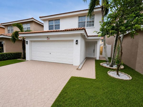 5466 NW 92nd Avenue, Sunrise, FL 33351