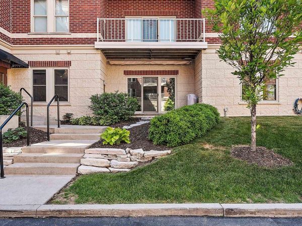 118 S WASHINGTON, Unit 114B, Green Bay, WI 54301