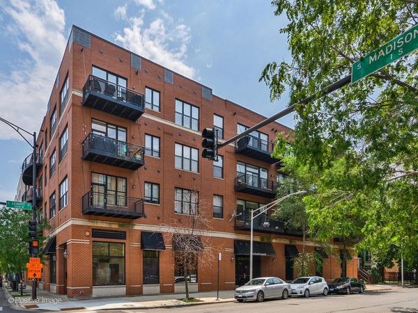 1 S Leavitt Street , Unit 407, Chicago, IL 60612
