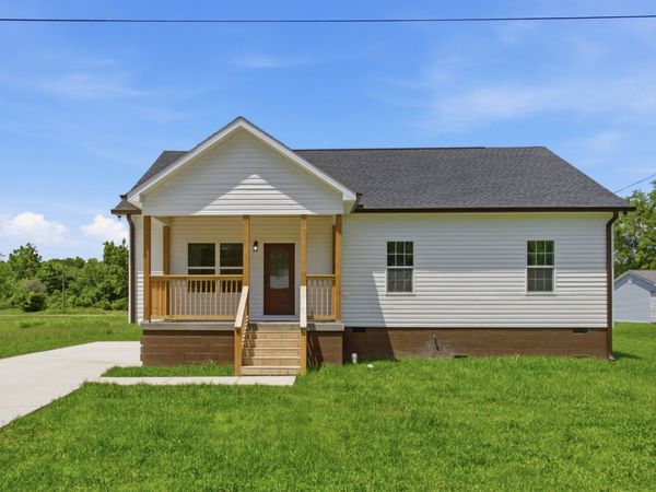 209 Armstrong St , Waverly, TN 37185