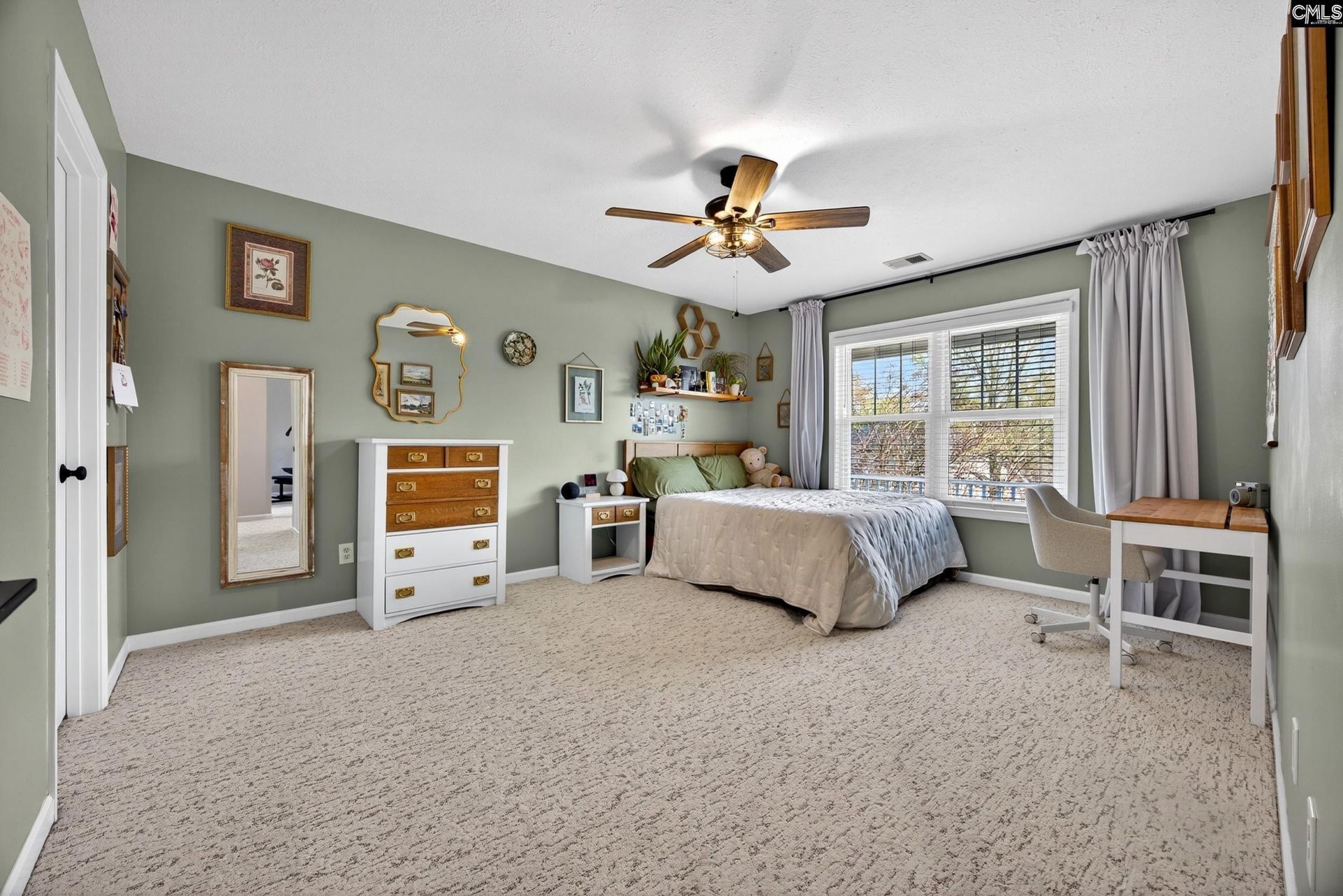 148 Flagstone Way Photo 4