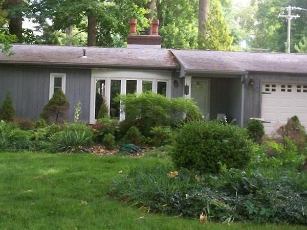 9020 Bellevue Road, Grosse Ile Twp, MI 48138