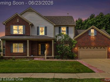 2106 Cattail Circle, Rochester Hills, MI 48309
