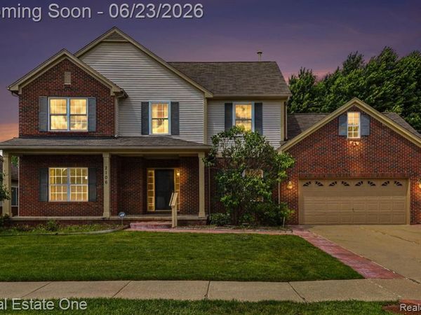 2106 Cattail Circle, Rochester Hills, MI 48309