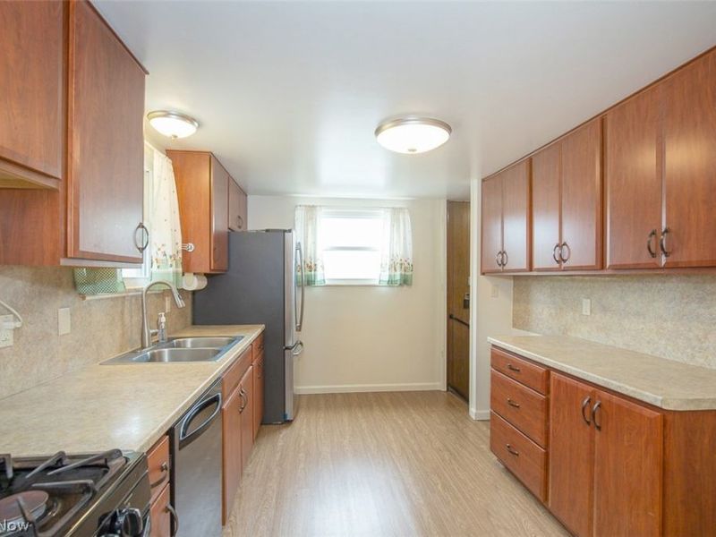 15500 Richard Drive, Brook Park, OH 44142 Photo 2
