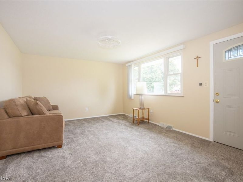 15500 Richard Drive, Brook Park, OH 44142 Photo 9